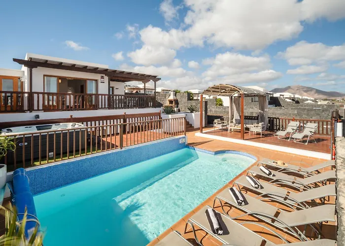 Villa 61 Playablanca Lanzarote Pool Spa