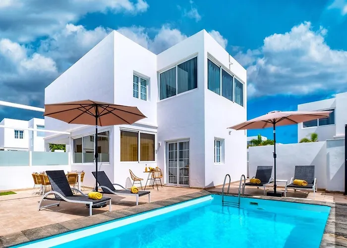 Villa Marina Oasis-Private Pool, Air-Con, Sat Tv