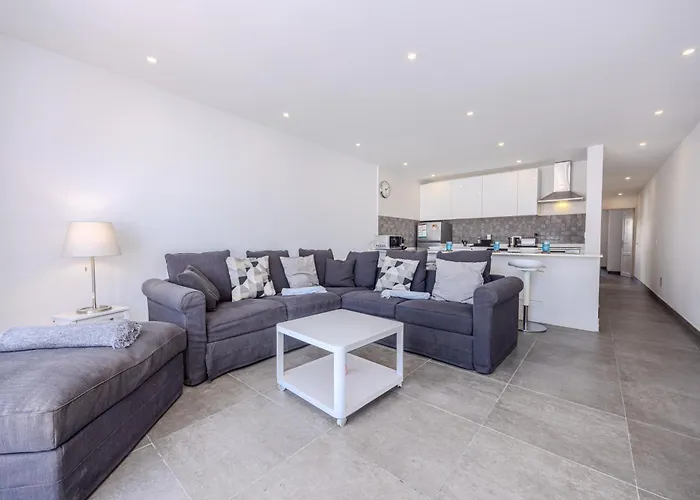 Sea Breeze Two Bedroom Apartment