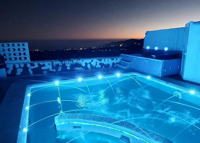 Aloelux Villa !! - Private Villa With Pool , Jacuzzi, Cinema, Massage ,Wonderful View, Art Desing Villa