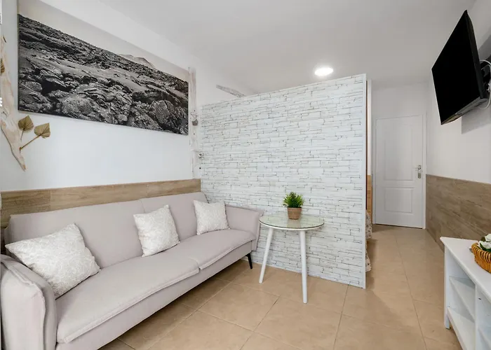 Vista Blanca Room 1