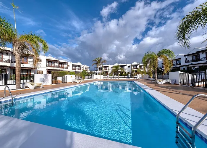 Casa Albi-Shared Pool