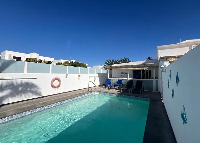 Casa Swn-Y-Mor, Two Bedroom Apartment With Private Pool