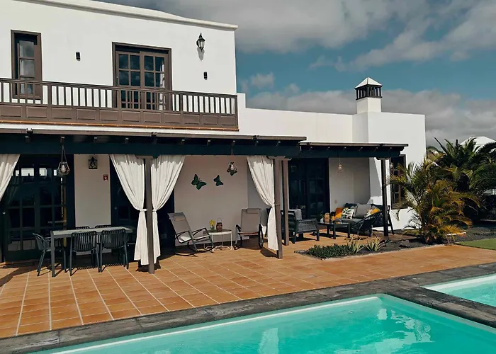Spacious Casa del Sol Naciente with private heated pools