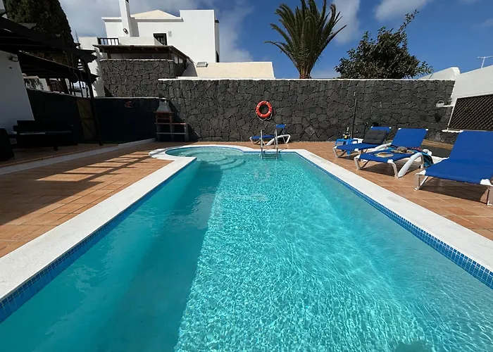 Villa Adel 56, Private Heated Pool, Parking