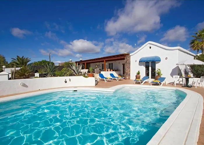 Brilliant Puerto Del Carmen Villa Dos Piedras 4 Bedrooms Private Pool Rustic Styled Interior