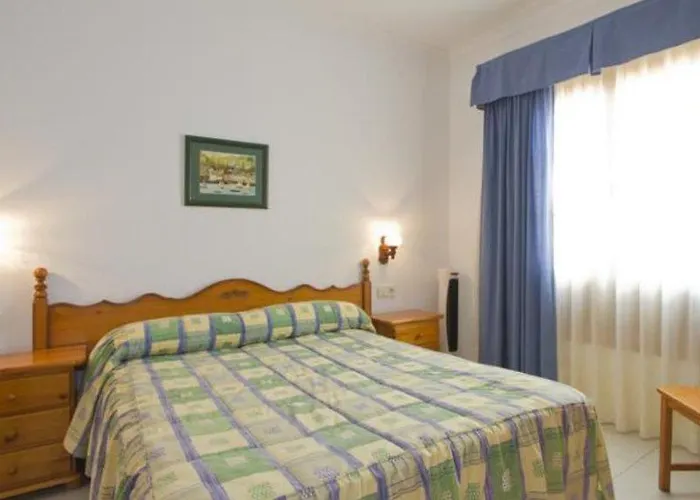 La Avenida Apartamentos