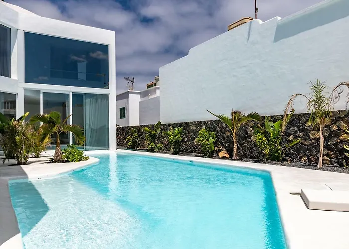Aqua Blanca Boutique Apartments