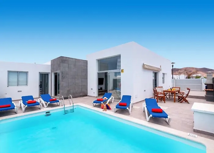Villa With Sea View And Private Swimming Pool