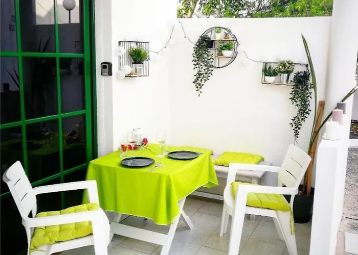 Sunny Corner Apartment