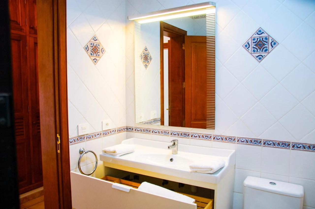 Conil With Heated Pool And Air Conditioning Villa