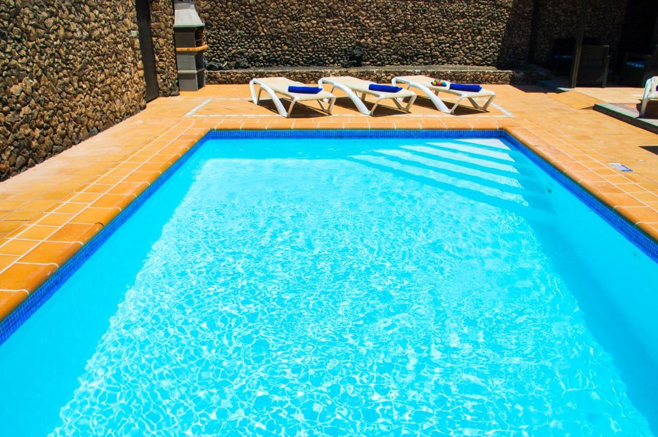 Conil With Heated Pool And Air Conditioning *