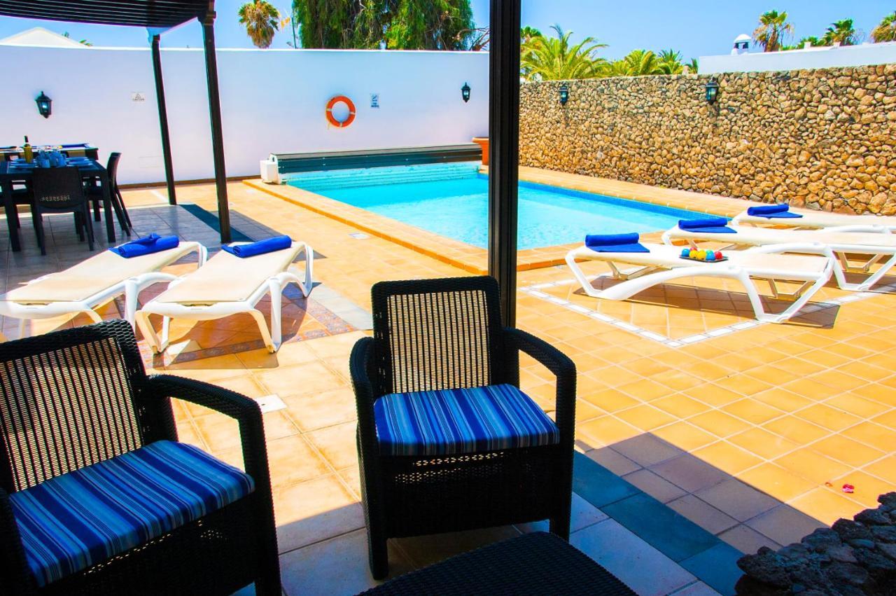 Conil With Heated Pool And Air Conditioning Villa *