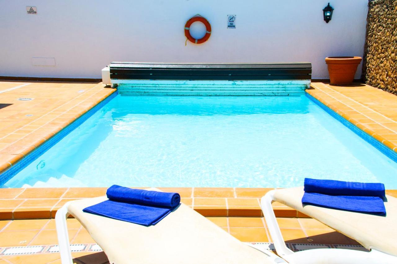 Conil With Heated Pool And Air Conditioning *