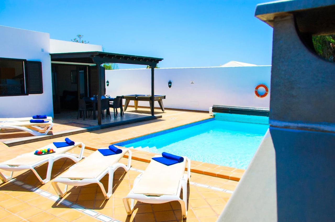 Villa Conil With Heated Pool And Air Conditioning