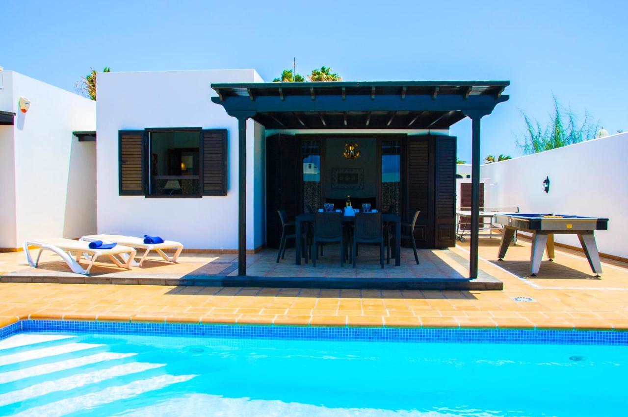 Villa Conil With Heated Pool And Air Conditioning