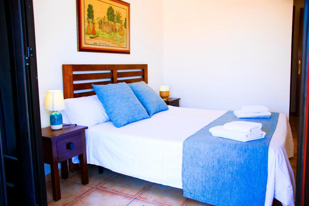 Villa Conil With Heated Pool And Air Conditioning