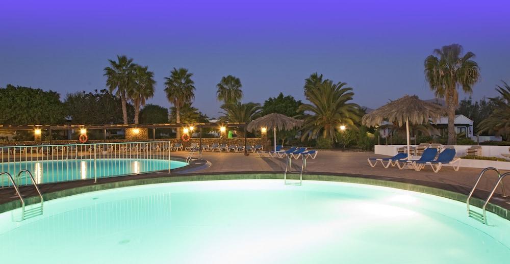 Playa Limones Hotel 3*