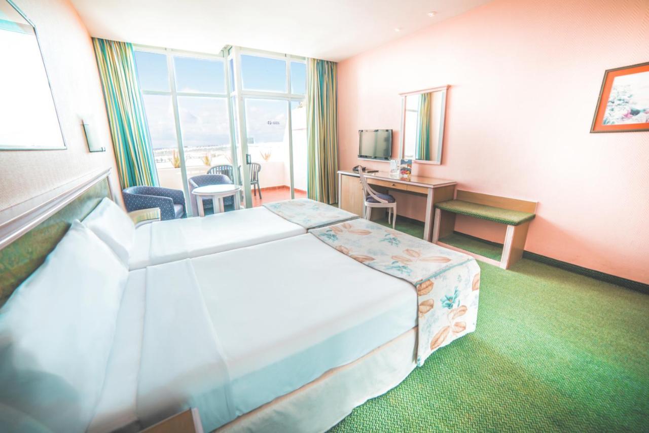 Beatriz Costa & Hotel Costa Teguise