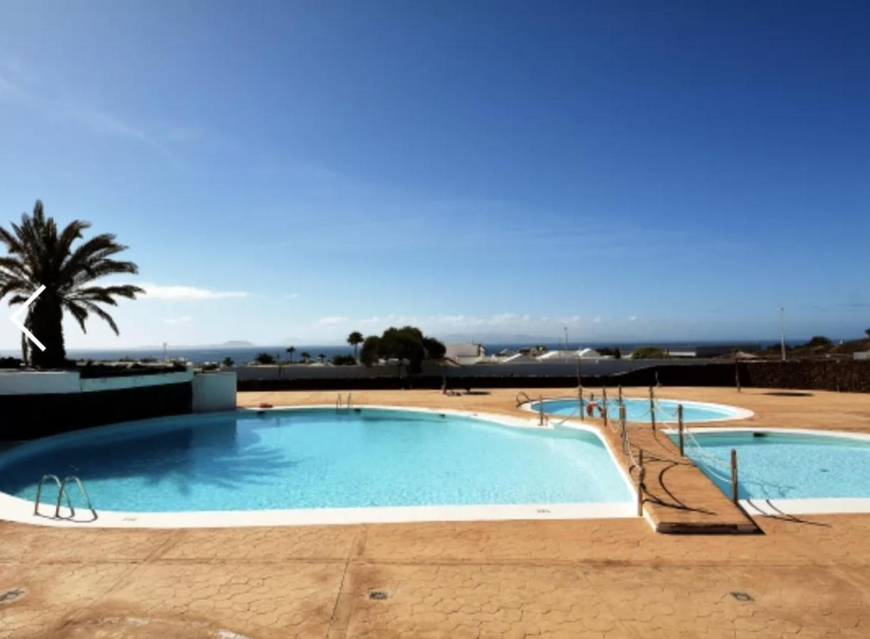 Rojas Playa Blanca (Lanzarote)