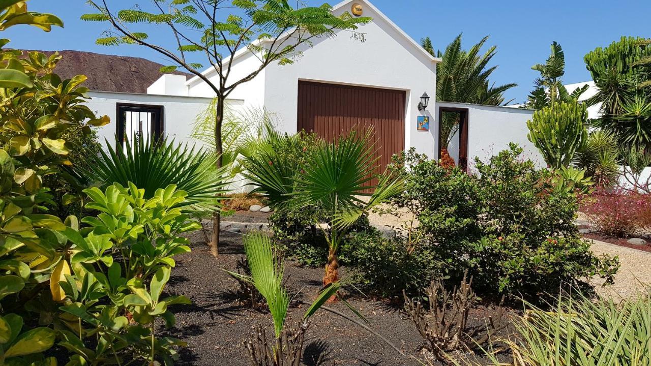 Villa Lovely Nico Playa Blanca, Hot Tub, Communal Pool *
