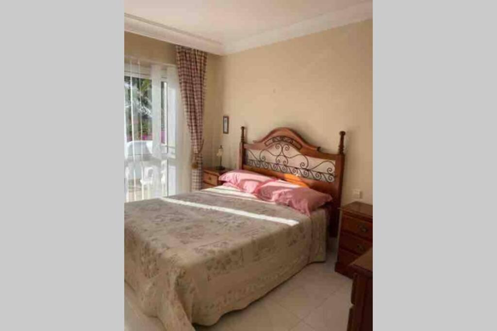 Villa Isa Sea Views *