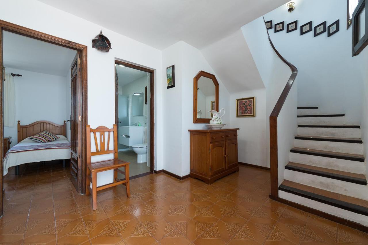 2br House - Solarium & Shower Terrace - 13 Puerto del Carmen (Lanzarote)