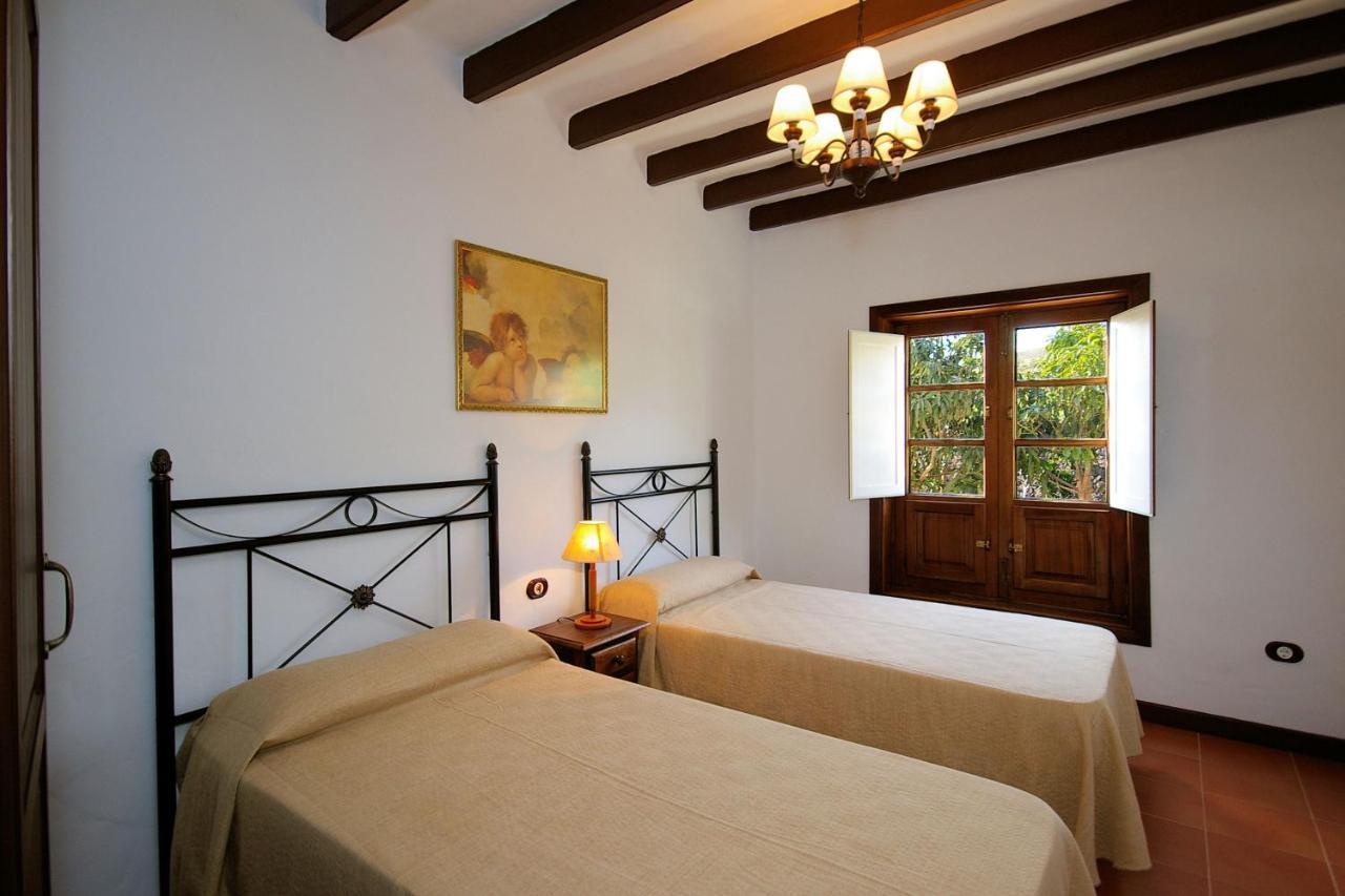 Villa Finca La Crucita Lanzarote By Pvl Haría