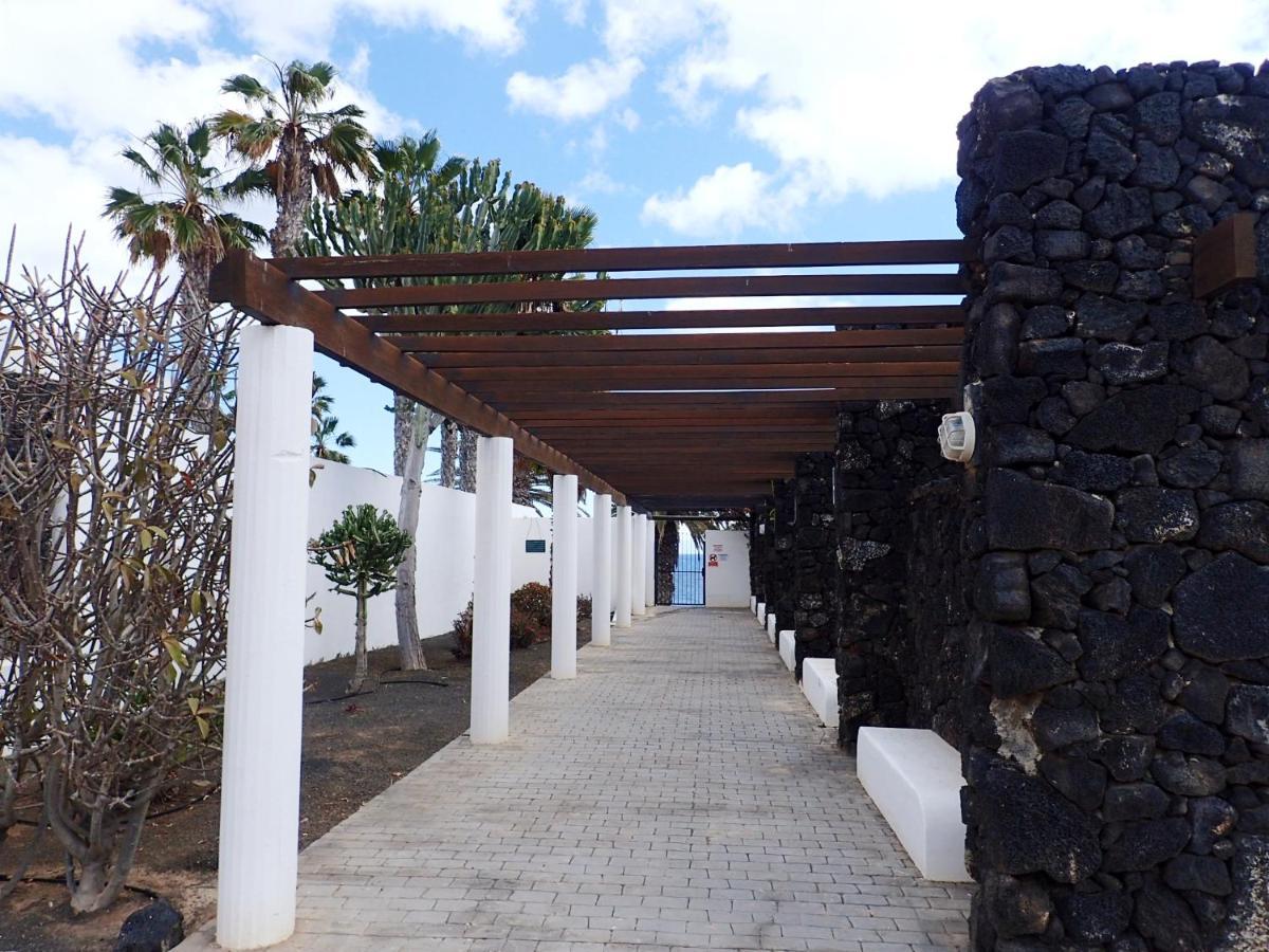 En Playa Roca Primer Linea De Mar * Costa Teguise