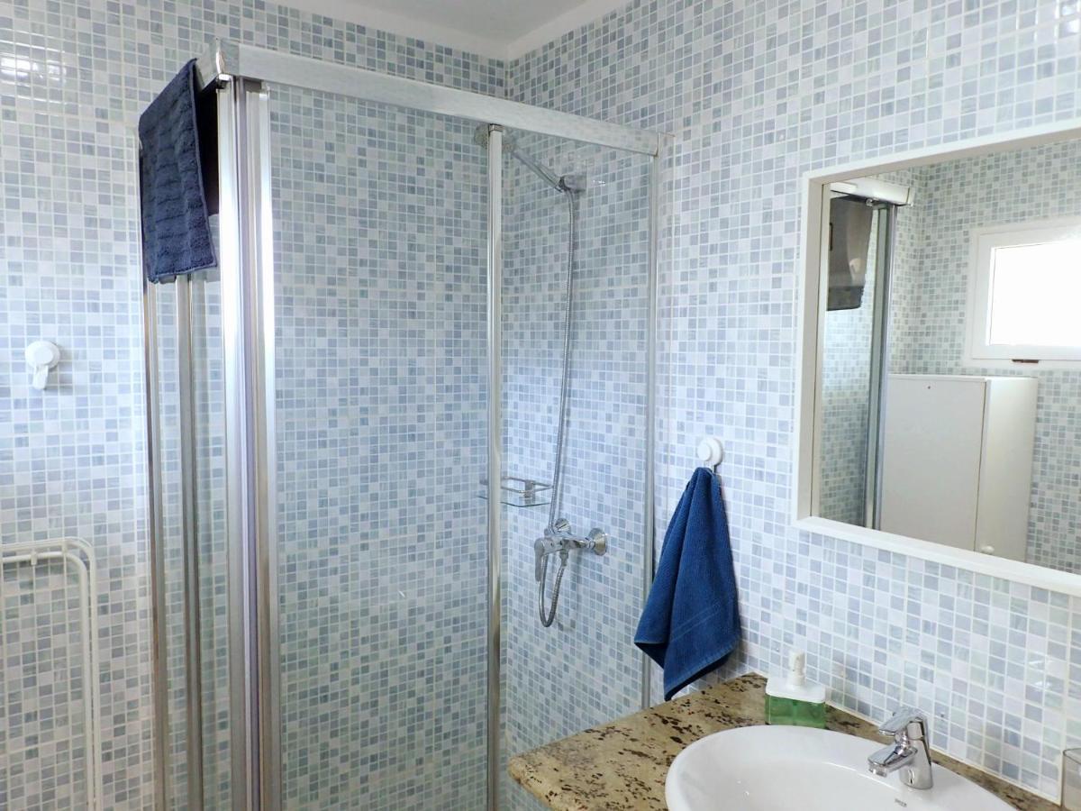 Apartamento En Playa Roca Primer Linea De Mar *
