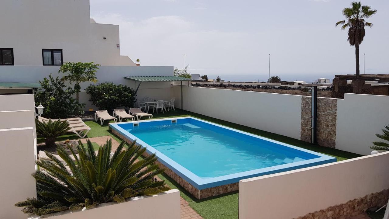 Villa Roja, Apartments; Quiet, Small&Central Resort; Reservado para clientes; Fiesta prohibidos Сasa de vacaciones *