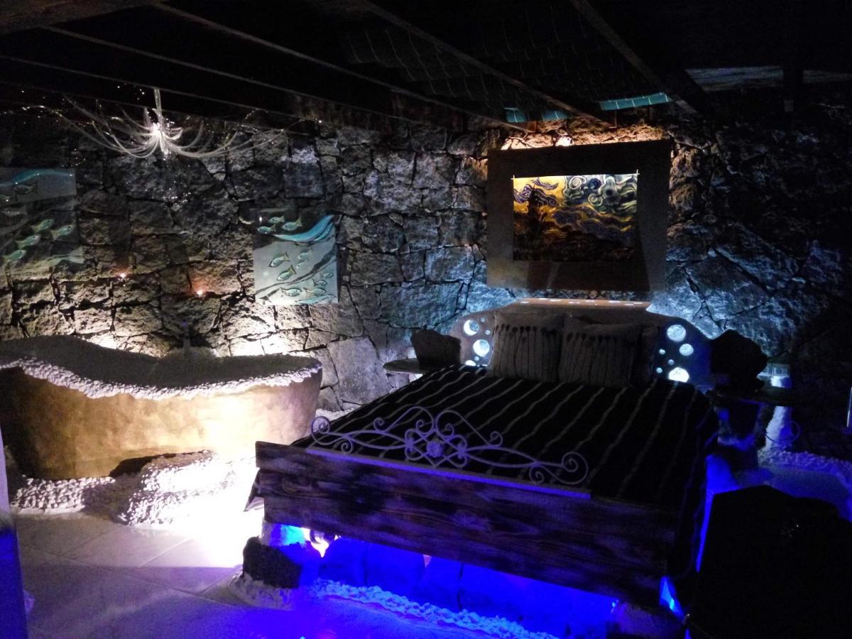Aloelux ! - Private With Jacuzzi, Cinema ,massage ,wonderful View, Art Desing Villa