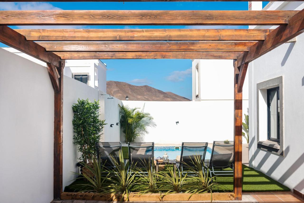 Palmera Jacuzzi Villa *