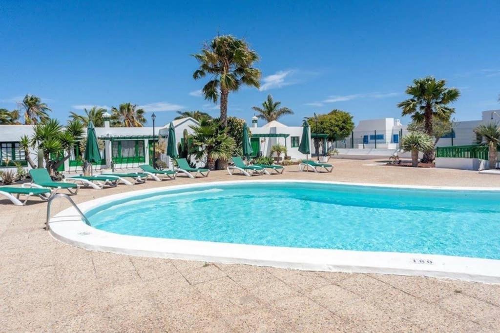 Сasa de vacaciones Bandama 15! 2 Bedroom Newly Renovated Bungalow, Los Pocillos, Puerto Del Carmen. *