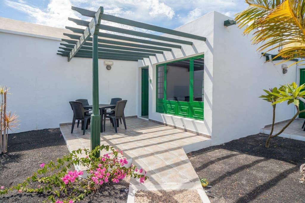 Bandama 15! 2 Bedroom Newly Renovated Bungalow, Los Pocillos, Puerto Del Carmen.