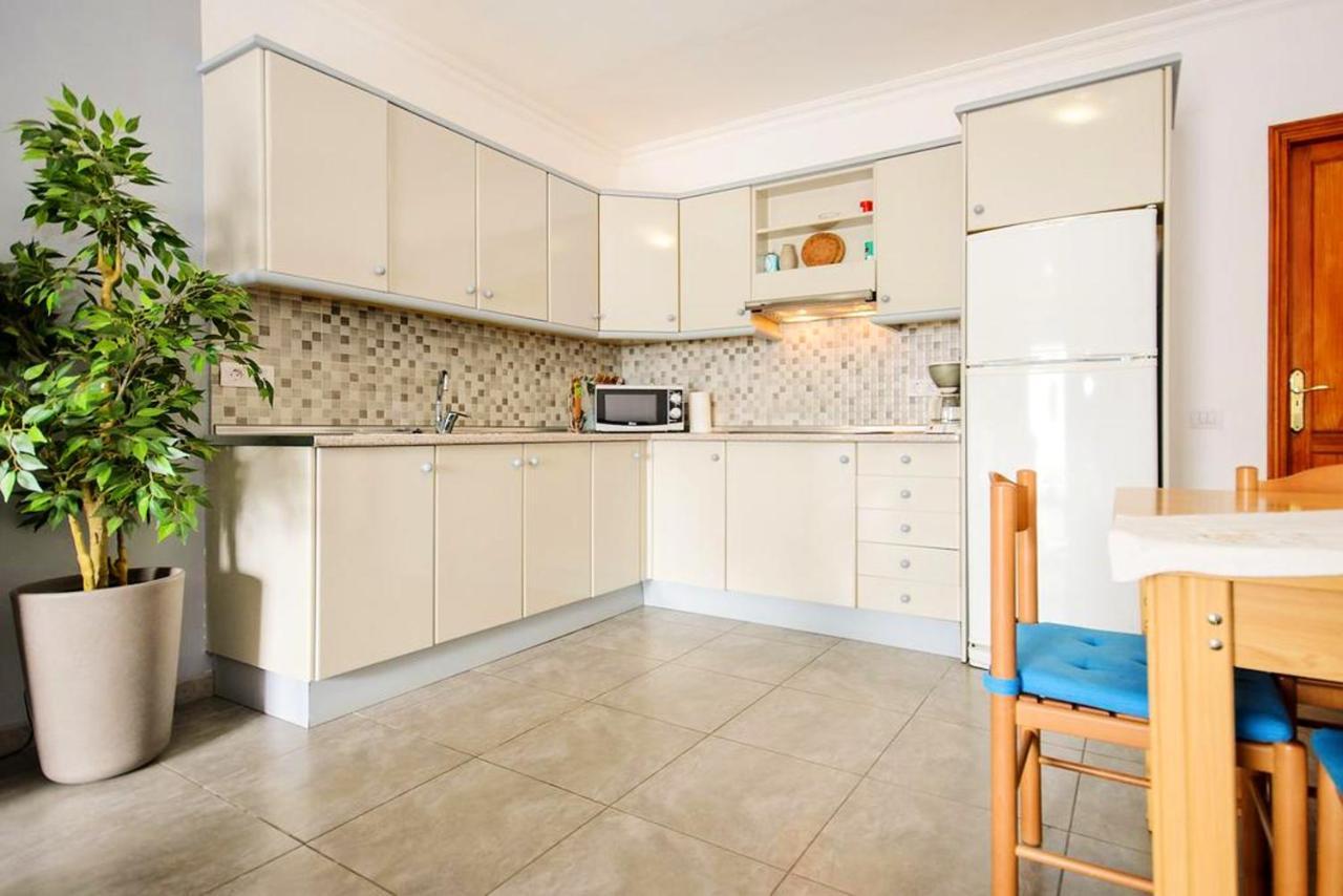 2 Bedrooms At 500 M Away From The With Shared Pool Garden And Wifi