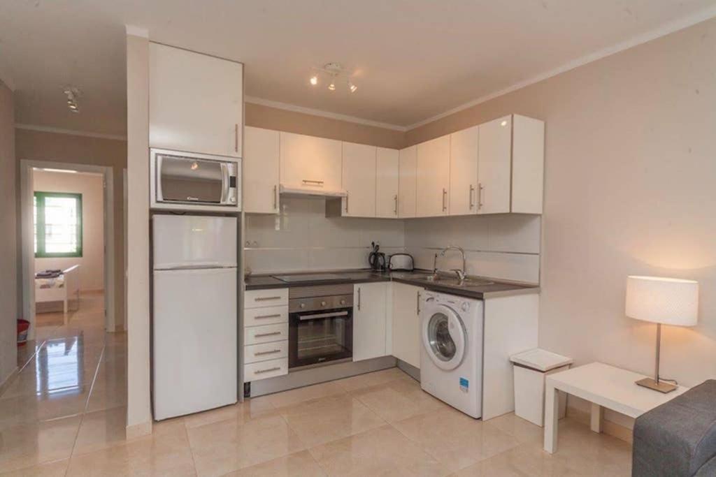 Bandama 14! 2 Bedroom Newly Renovated Bungalow, Pocillos, Puerto Del Carmen. Holiday home *