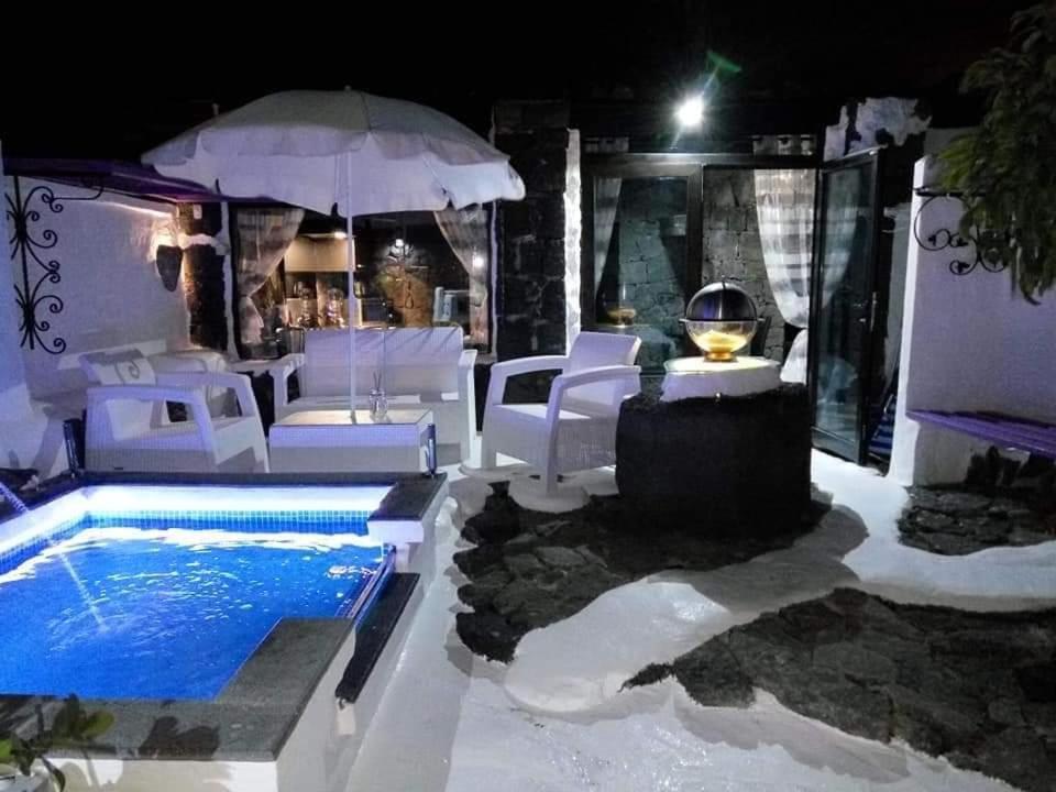 Villa Aloelux ! - Private With Jacuzzi, Cinema ,massage ,wonderful View, Art Desing