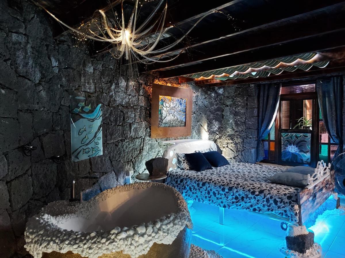 Aloelux ! - Private With Jacuzzi, Cinema ,massage ,wonderful View, Art Desing