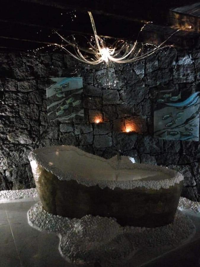 Aloelux ! - Private With Jacuzzi, Cinema ,massage ,wonderful View, Art Desing Villa *