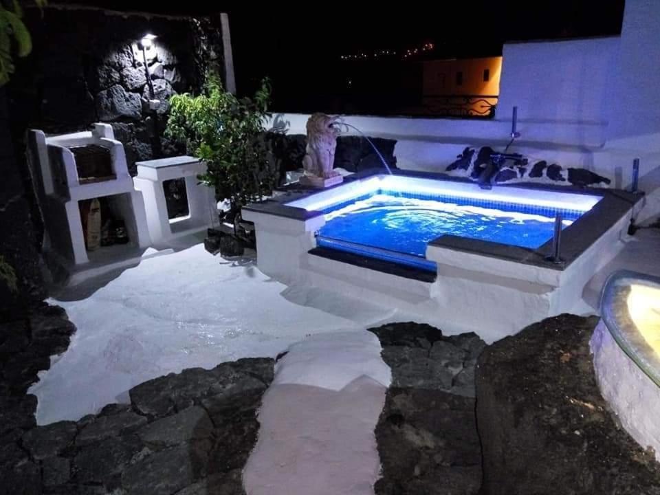 Aloelux ! - Private With Jacuzzi, Cinema ,massage ,wonderful View, Art Desing Villa *