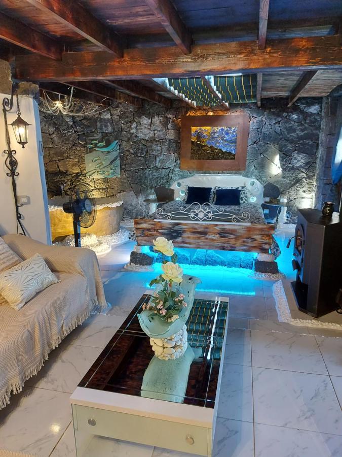 Aloelux ! - Private With Jacuzzi, Cinema ,massage ,wonderful View, Art Desing Conil