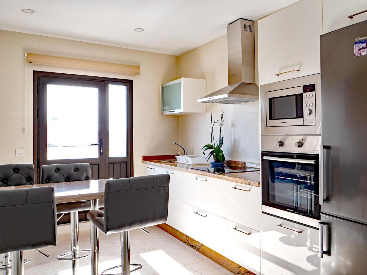 Comfortable House In With Free Parking