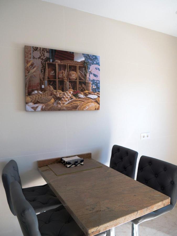 Comfortable House In With Free Parking *