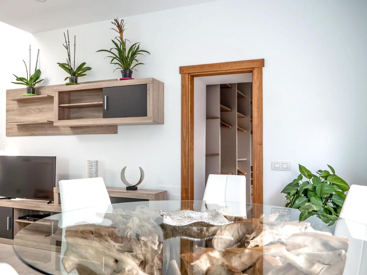 Comfortable House In With Free Parking * Tías