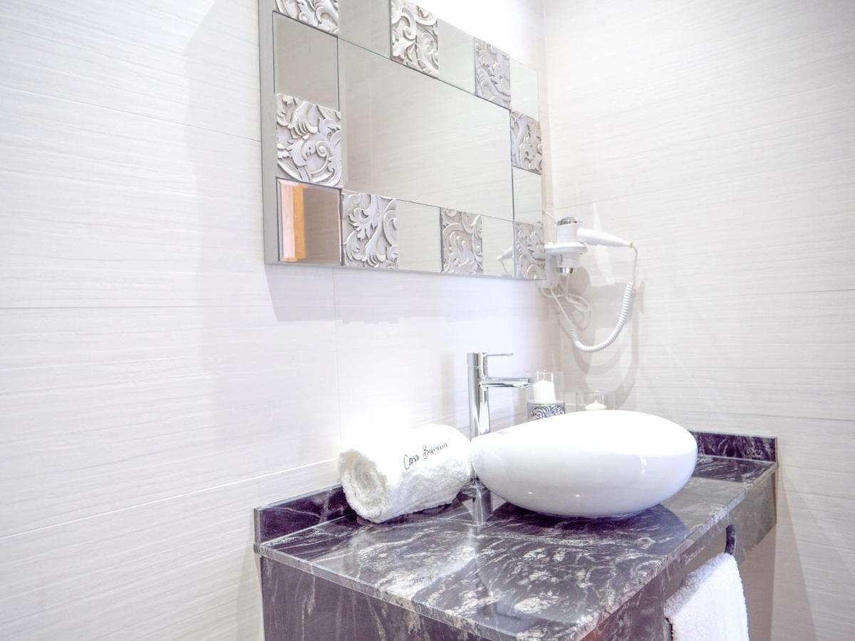 Comfortable House In With Free Parking * Tías