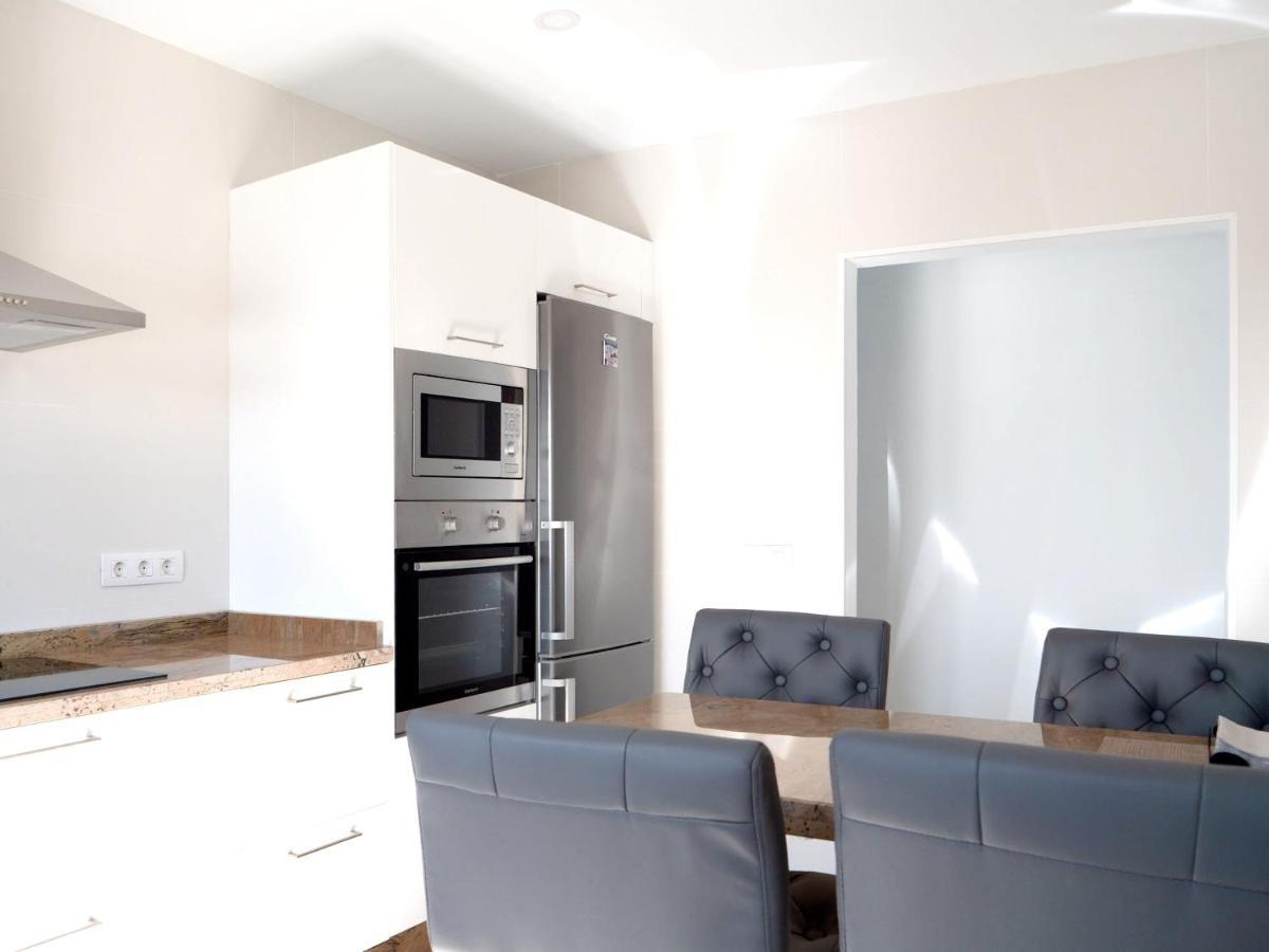 Comfortable House In With Free Parking Сasa de vacaciones