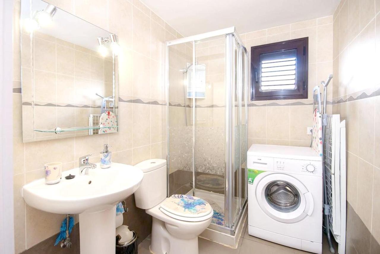 2 Bedrooms At 500 M Away From The With Shared Pool Garden And Wifi *