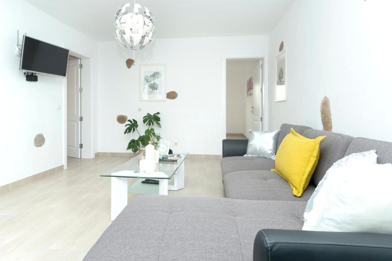 Villa Elegant With Private Pool In Mancha Blanca *