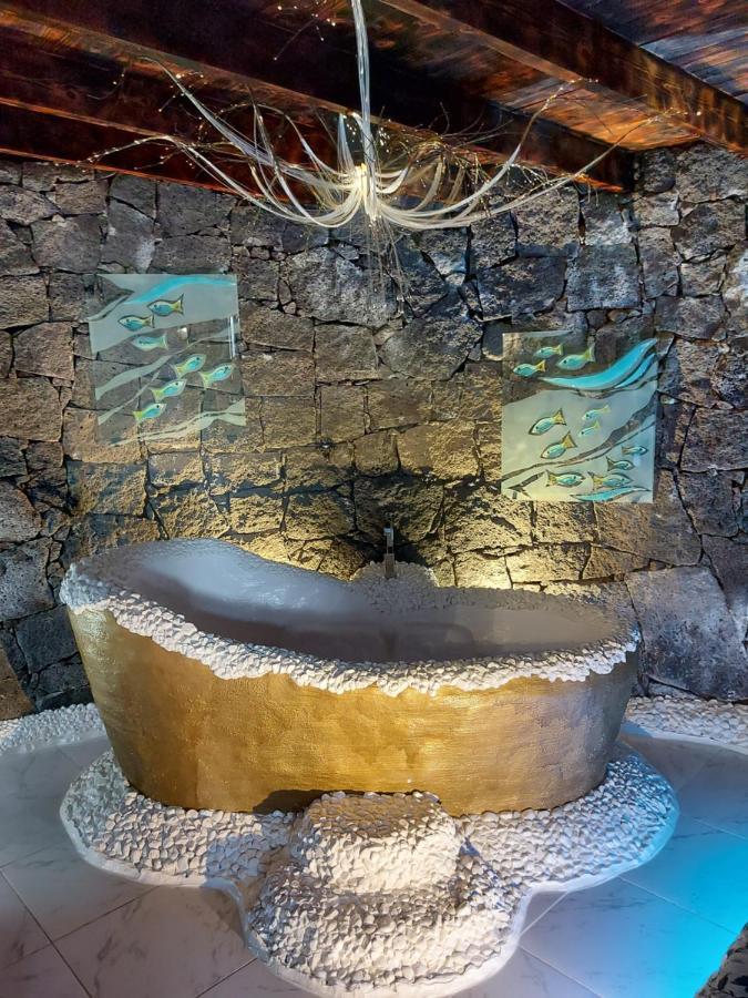 Aloelux ! - Private With Jacuzzi, Cinema ,massage ,wonderful View, Art Desing Conil